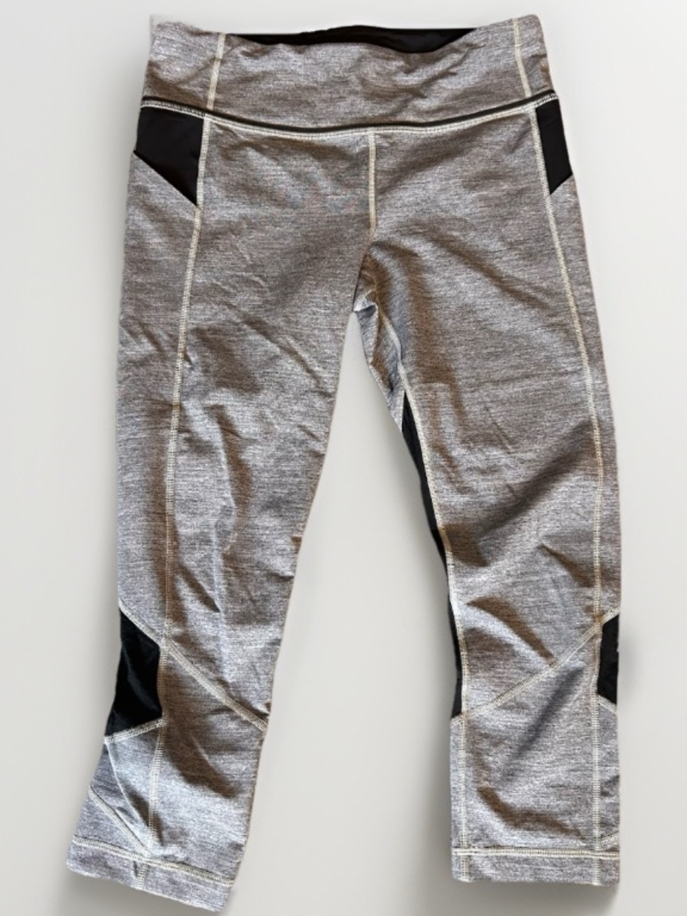 Lululemon Pace Rival Crop Leggings Size 8 Gray Black Colorblock Zip Pocket